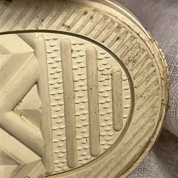 NWOT Converse All Star leather sneakers - Picture 10 of 15